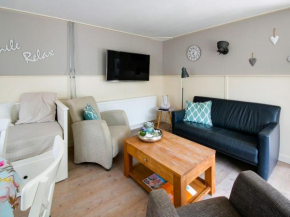 Holiday home in beautiful surroundings nearby the coast of Noord Holland province